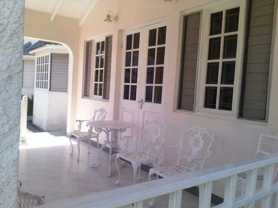Rush Bond Villa Montego Bay 0*,  Jamajka